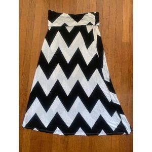 Black and White Chevron Print Maxi skirt